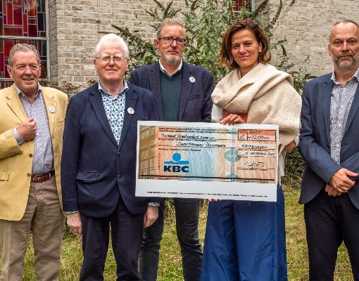 cheque-overhandiging Floralien bij de Hemelse Gaarde in Erembodegem